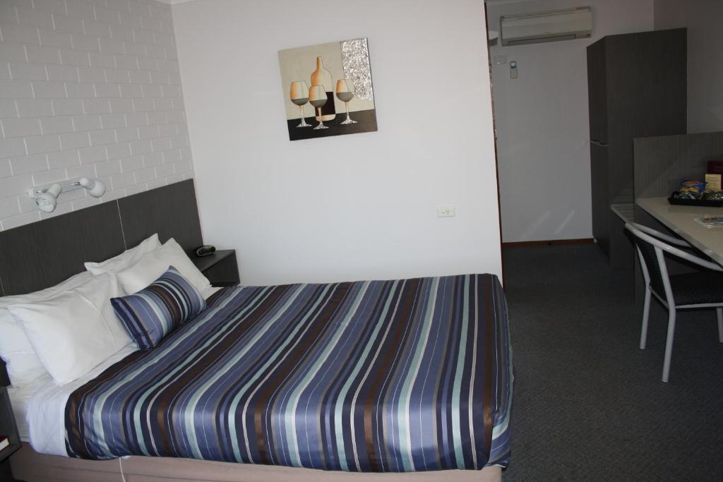 Raglan Motor Inn Warrnambool Room photo