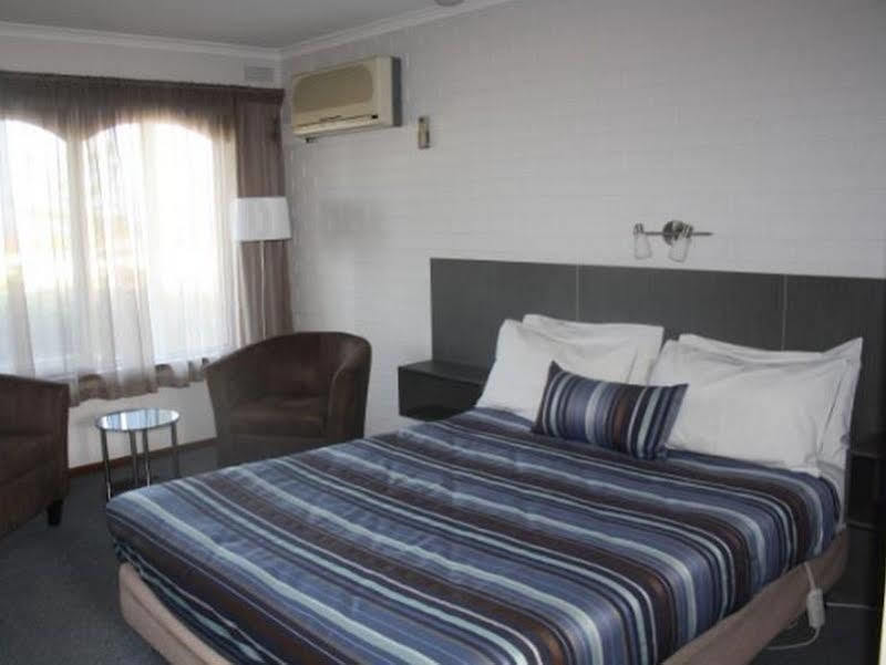Raglan Motor Inn Warrnambool Exterior photo